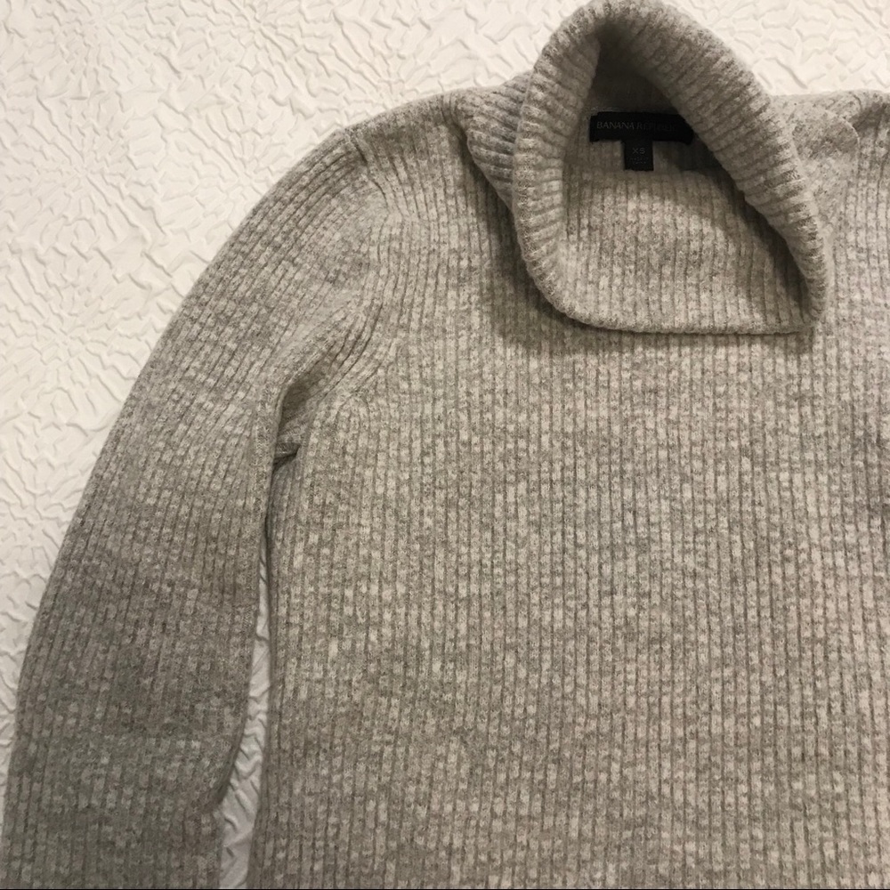 Banana Republic Merino Wool Grey Sweater